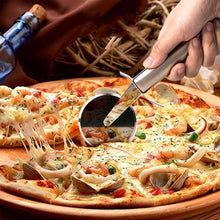 Multi-purpose pizza and pastry cutter for easy slicing