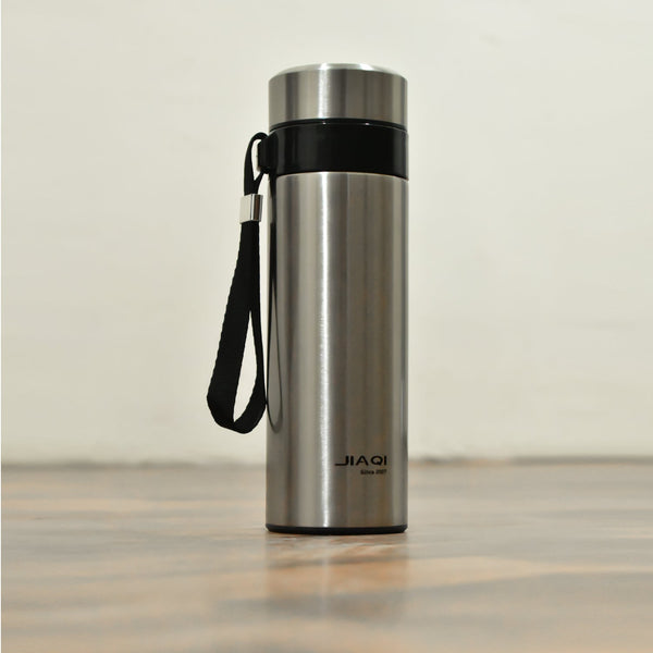 400 ml stainless steel bottle for water and beverages.